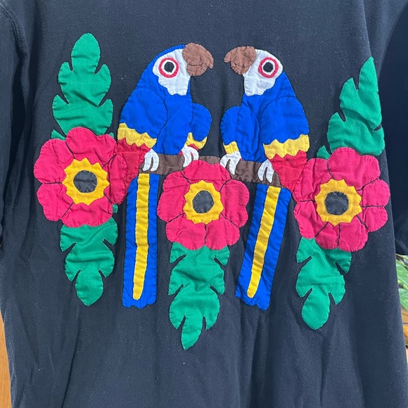 Vintage Sunset Blues Quilted Parrot Tropical Size Medium Black T-Shirt - Picture 3 of 7